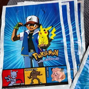 Pokémon gift bags quantity five.. The real deal !